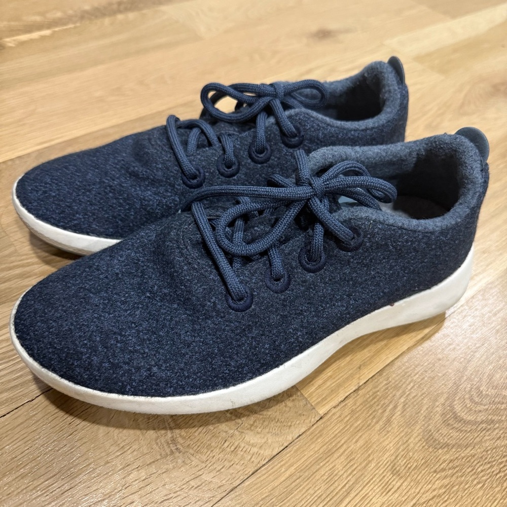 Blue Allbirds wool runner mizzles, women’s size 9